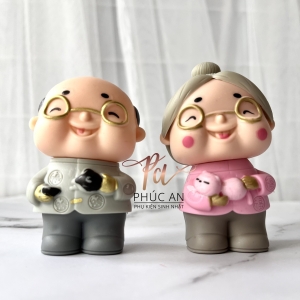 Cặp ông lão bà lão hạnh phúc trang trí bánh kem dễ thương